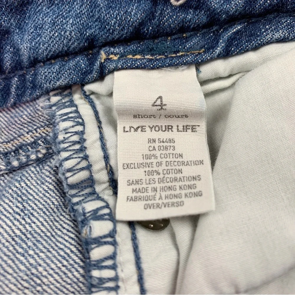 American Eagle women size 4 Short low rise original‎ 77 jeans in blue